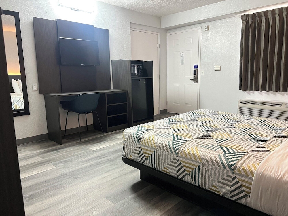 Motel6 Middleburg Heights, OH - Cleveland 33/49
