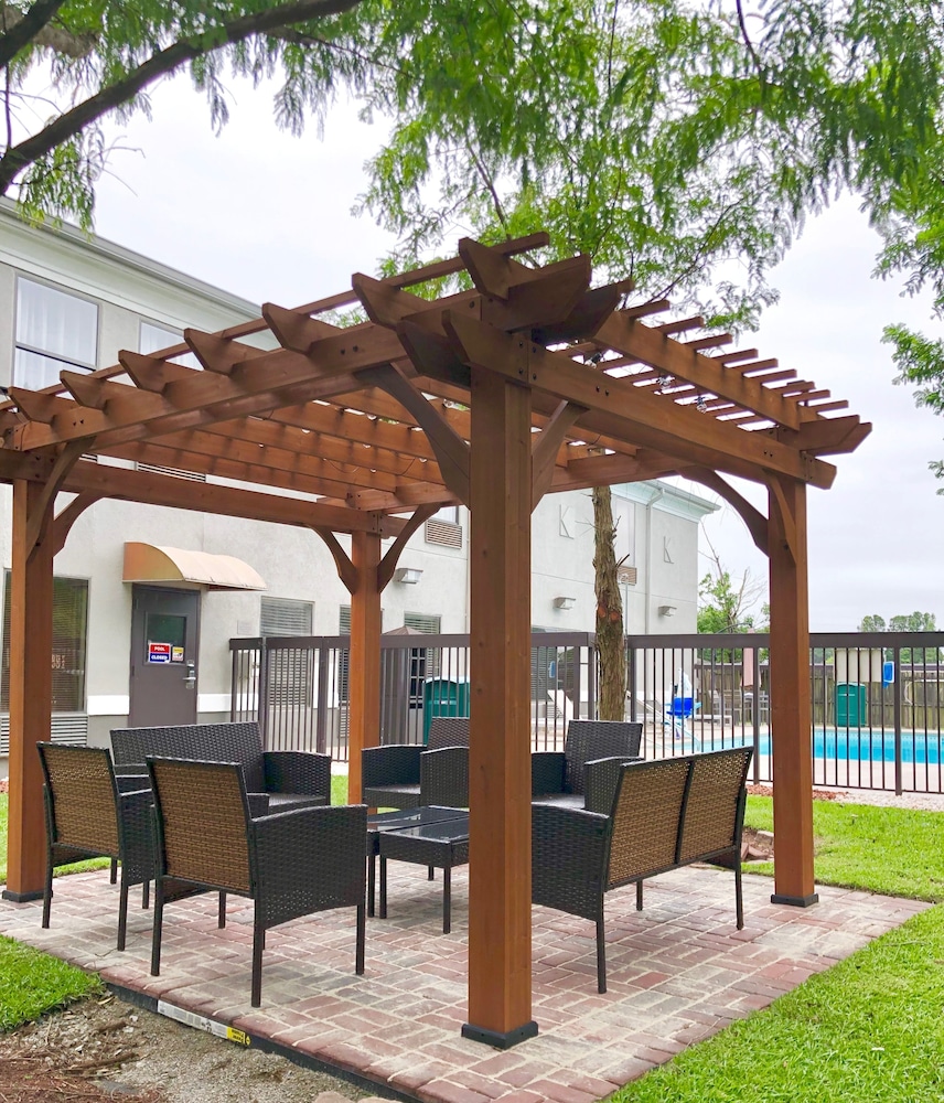 Country Inn & Suites by Radisson Greenville, NC 7/58