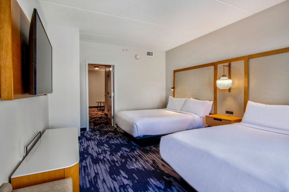 Country Inn and Suites By Carlson, Cortland, NY 8/48
