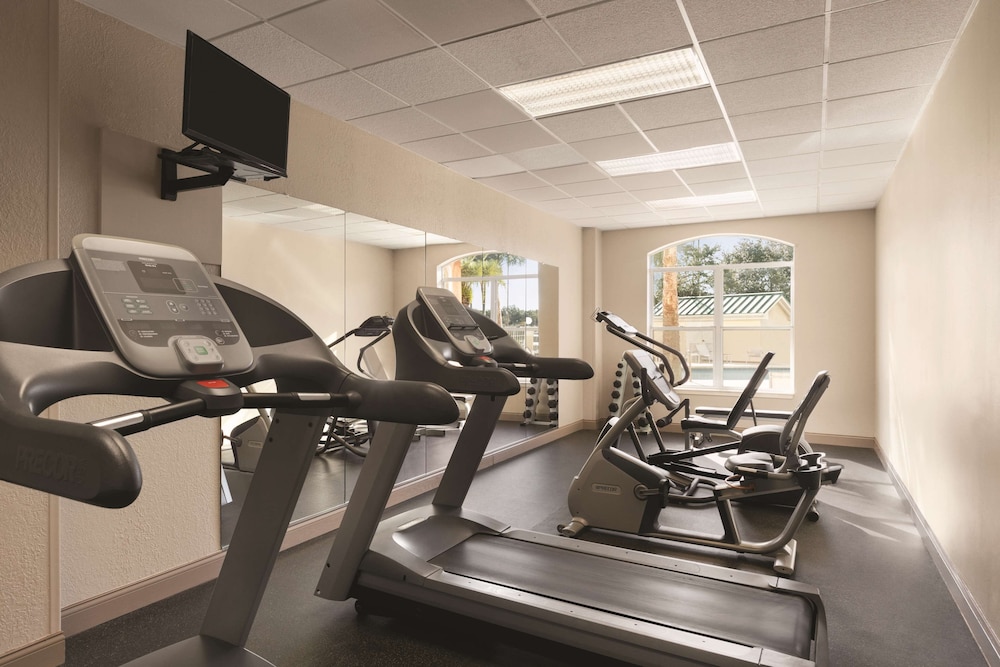 Country Inn Suites By Radisson Orlando Airport Fl 16/28