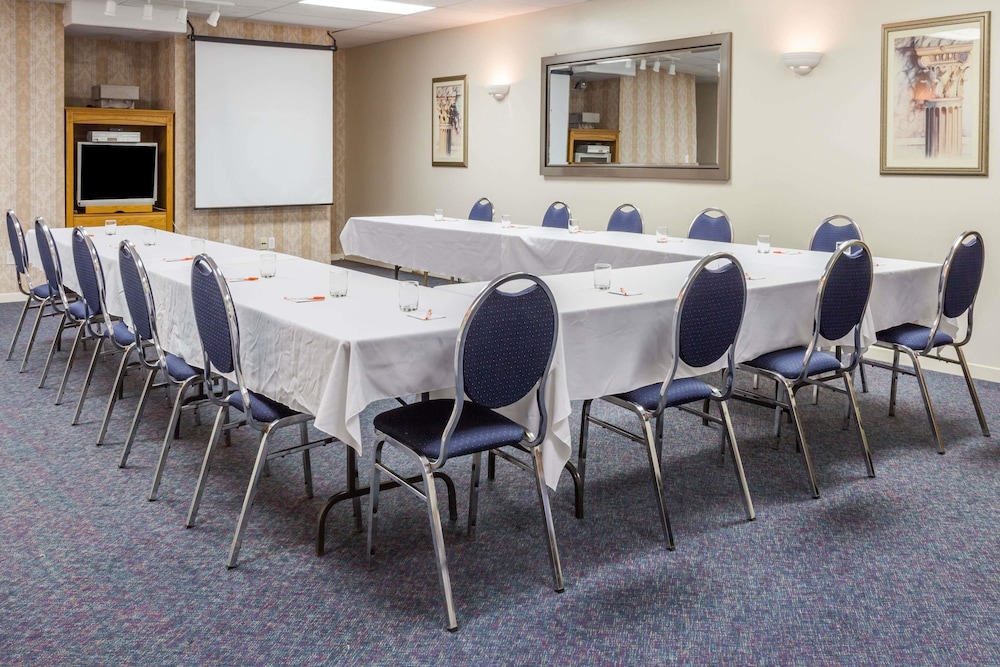Thriftlodge By Wyndham Moncton 44/57