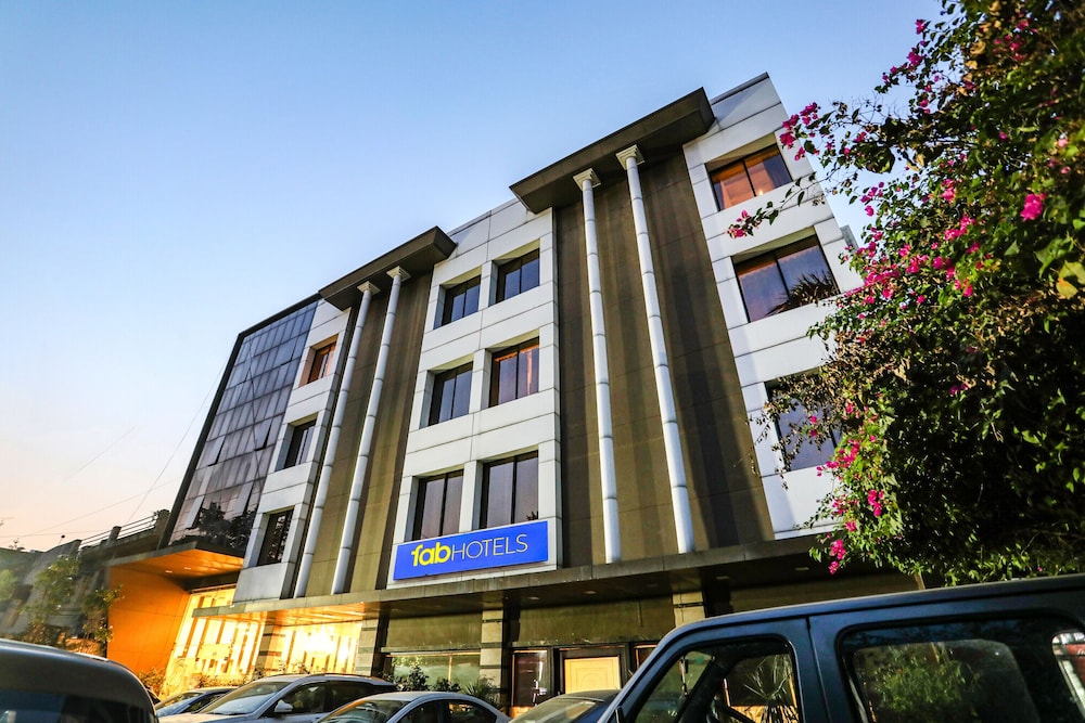 Hotel Mahendra 6/44