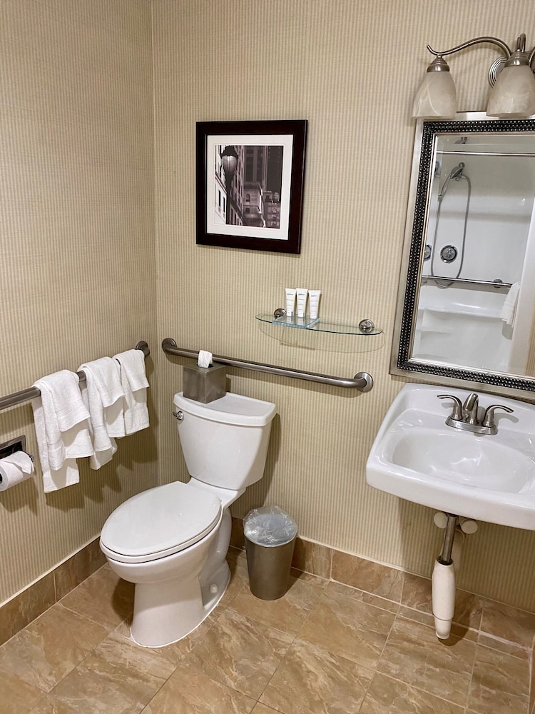 Radisson Hotel Philadelphia Northeast 59/79