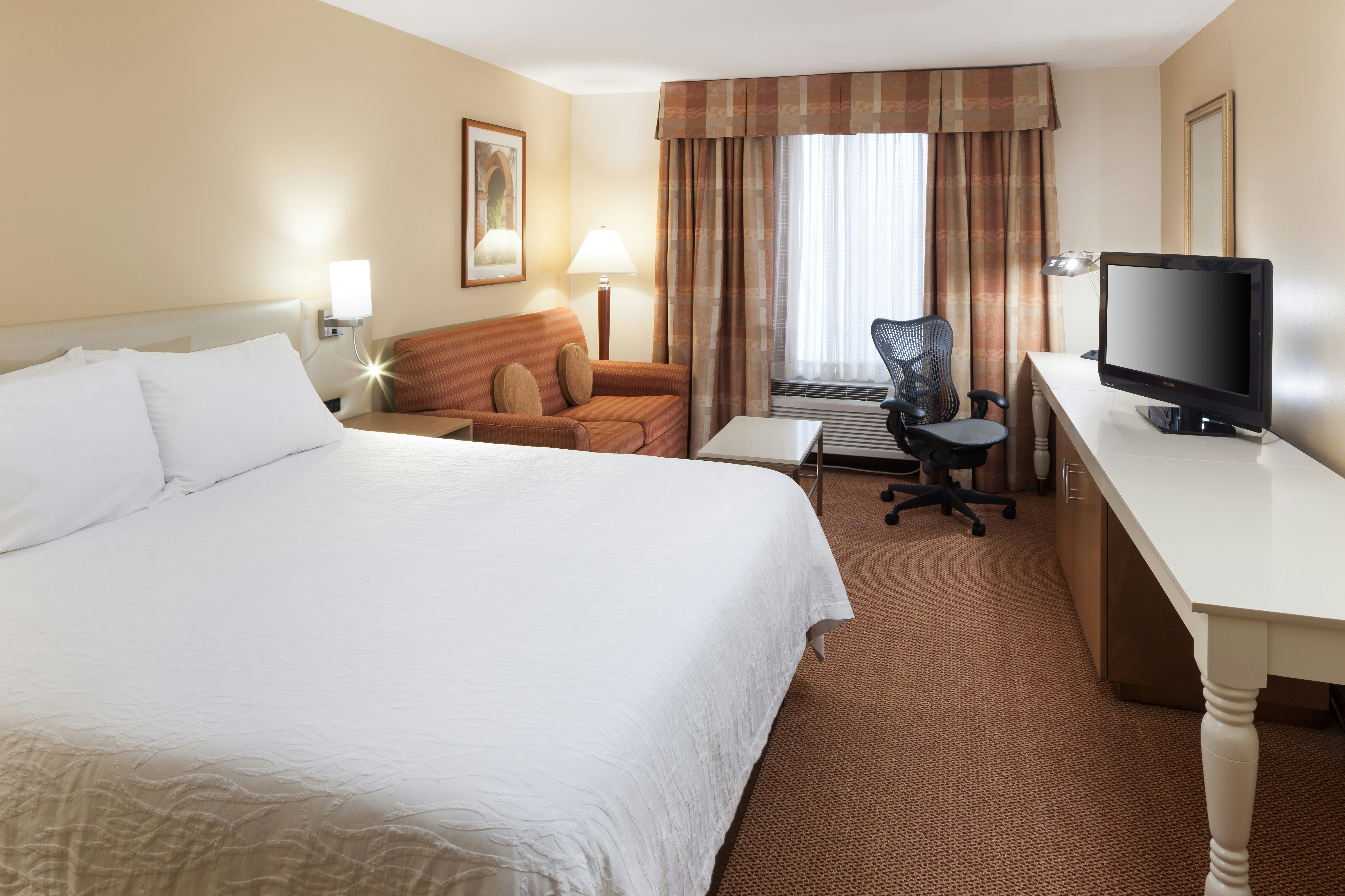 ROOM, KING BED