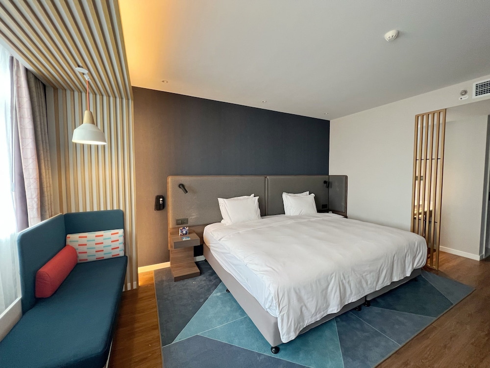 Kids Theme, Standard, King Bed, High Floor