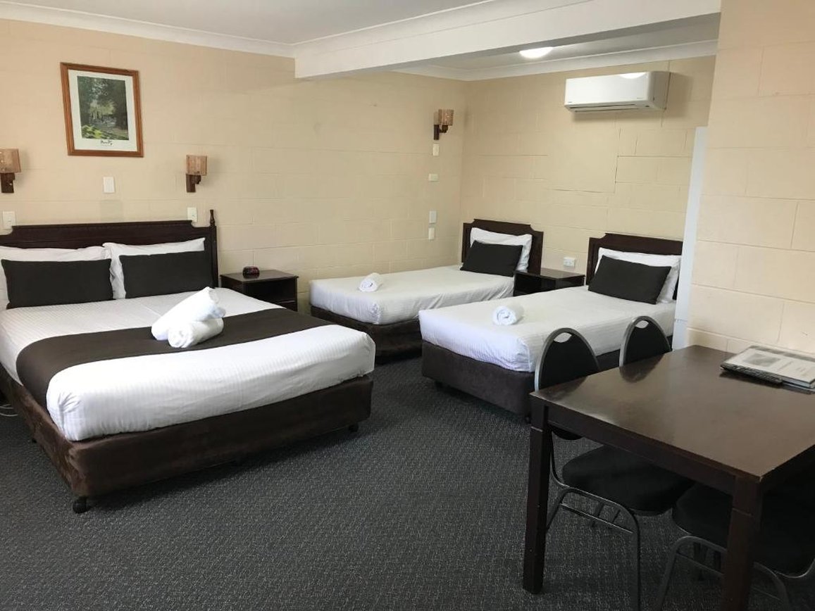 Hideaway Motor Inn 9/52
