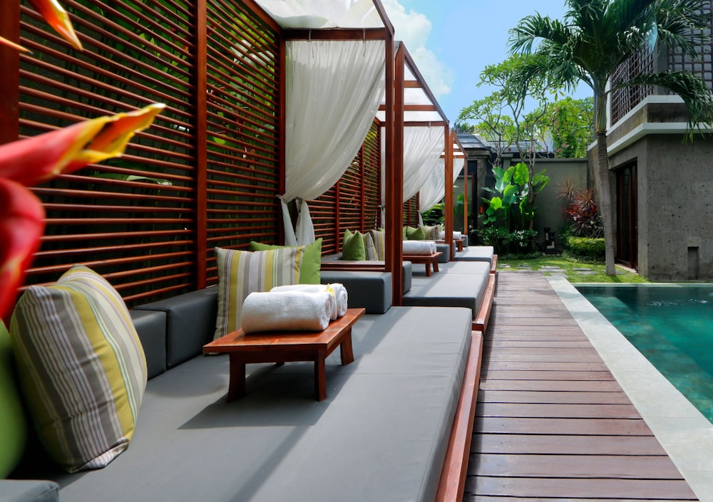 Seminyak Icon 8/70