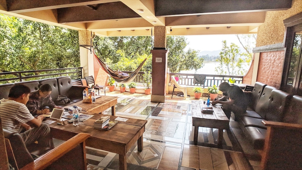 Hotel Forest Lake Backpackers' Hostel 18/25