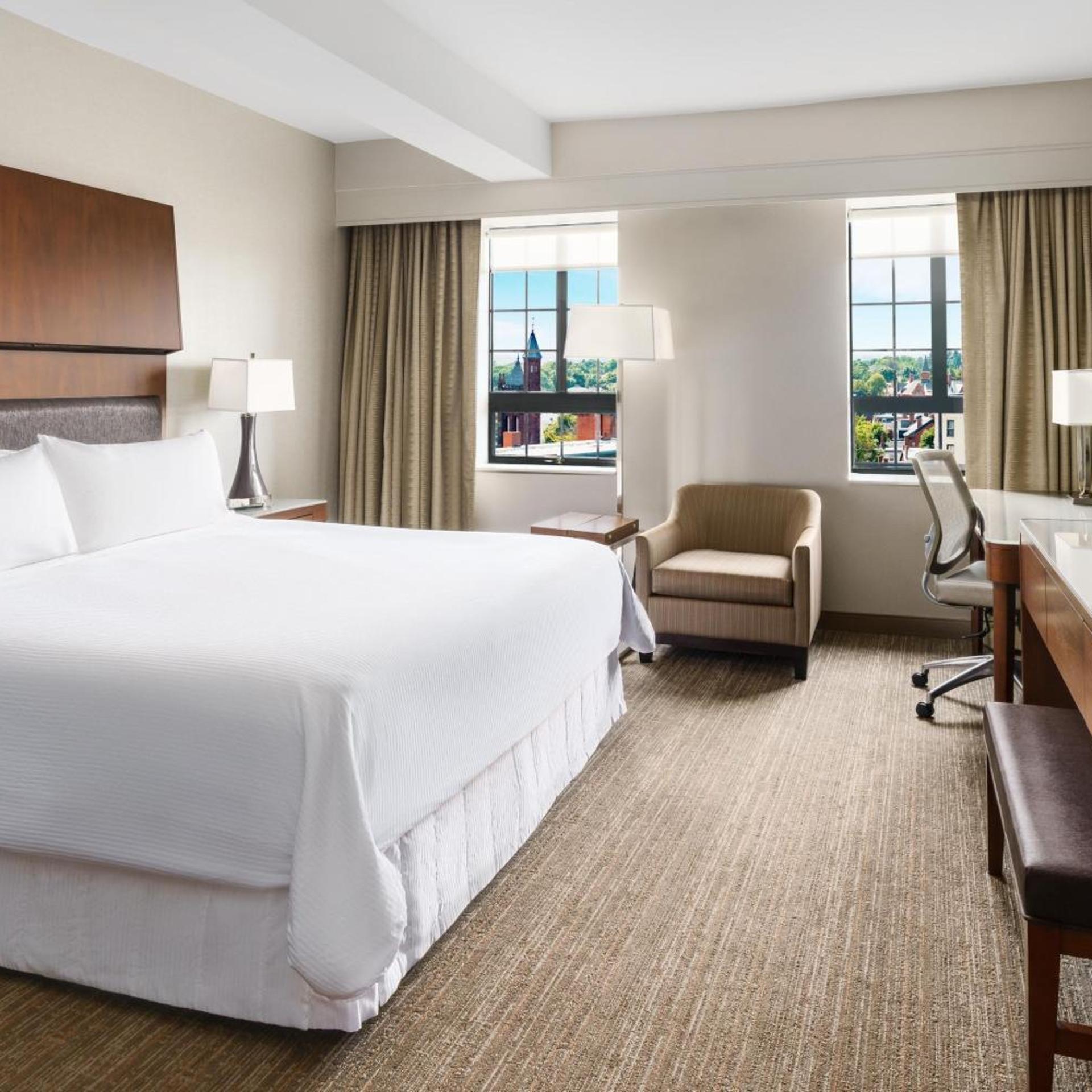 Preferred, King Bed, City View، The Westin Portland Harborview 2/7