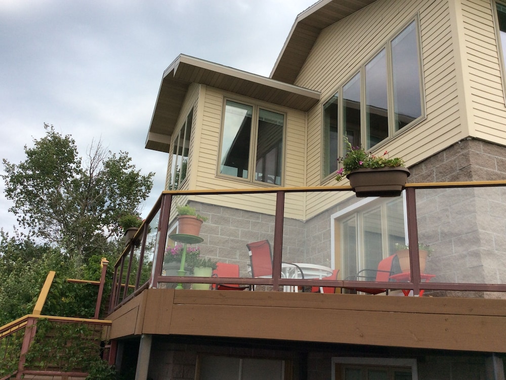 Pictured Rocks Bed and Breakfast 3/61