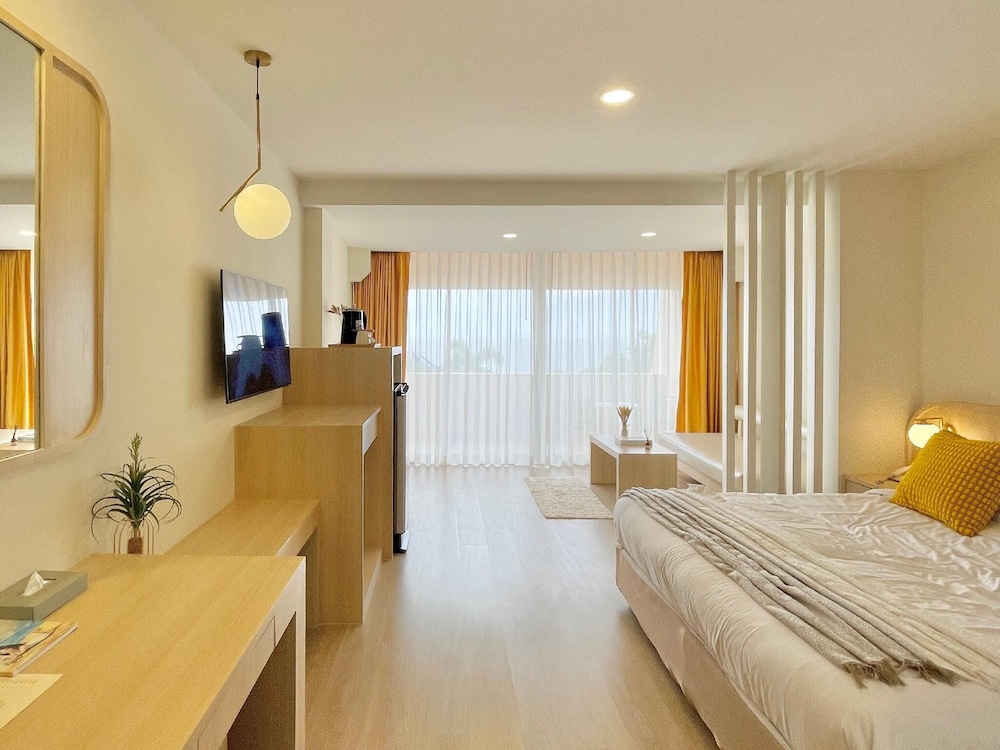 Bangsaen Villa Hotel 13/48