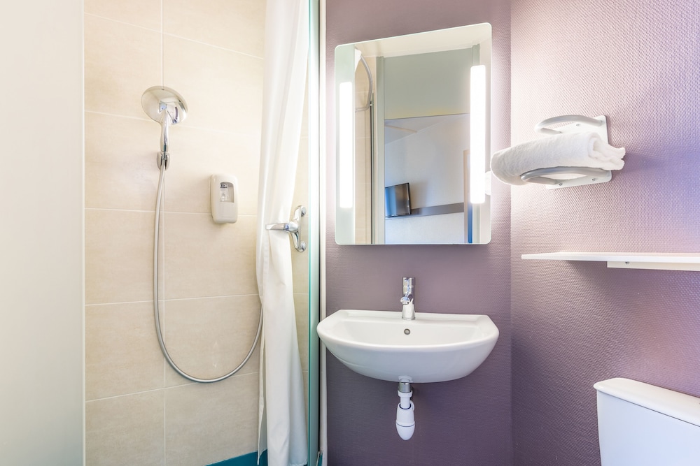 B B Hotel Tours Centre Commercial La Petite Arche Hotel 13/33