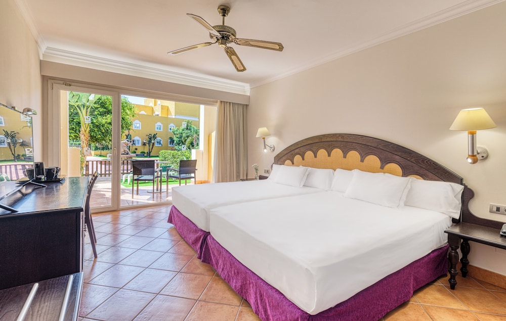 ROYAL, SUPERIOR, DOUBLE BED, GARDEN AREA