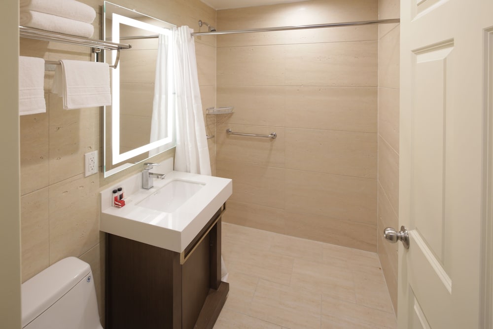 Mayflower Boutique Hotel 31/33