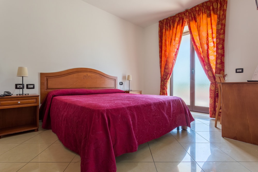 Hotel Plaza 28/50