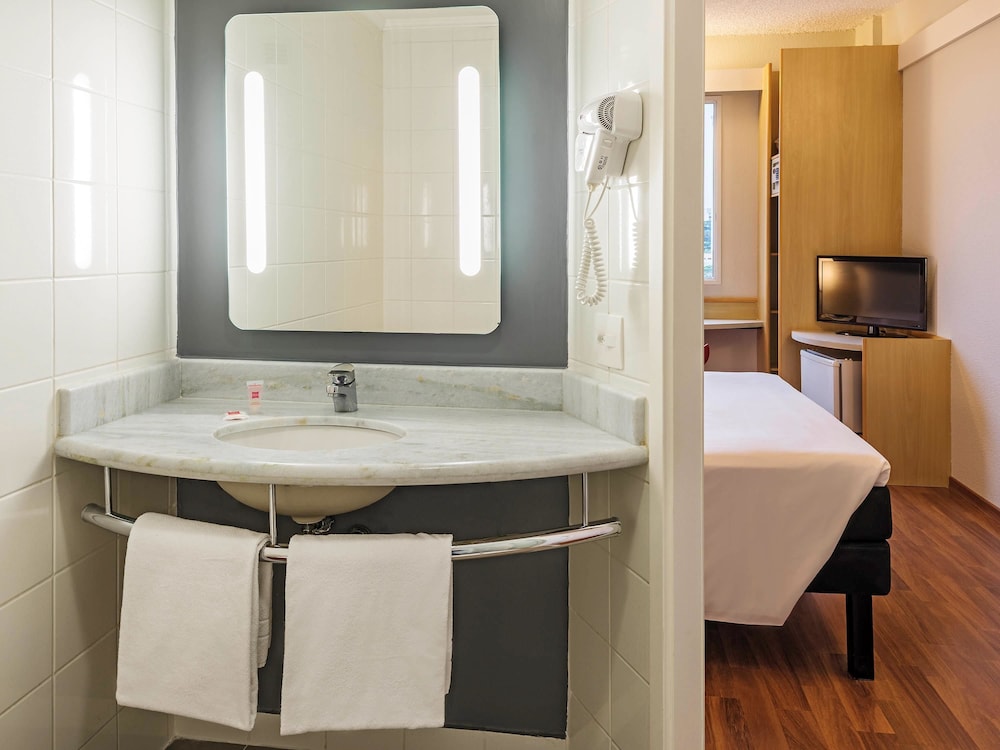 Ibis Santo Andre 35/36