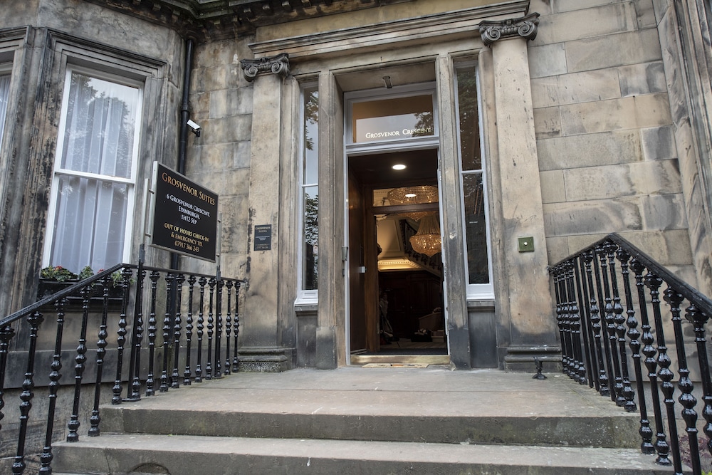 Grosvenor Suites 4/46
