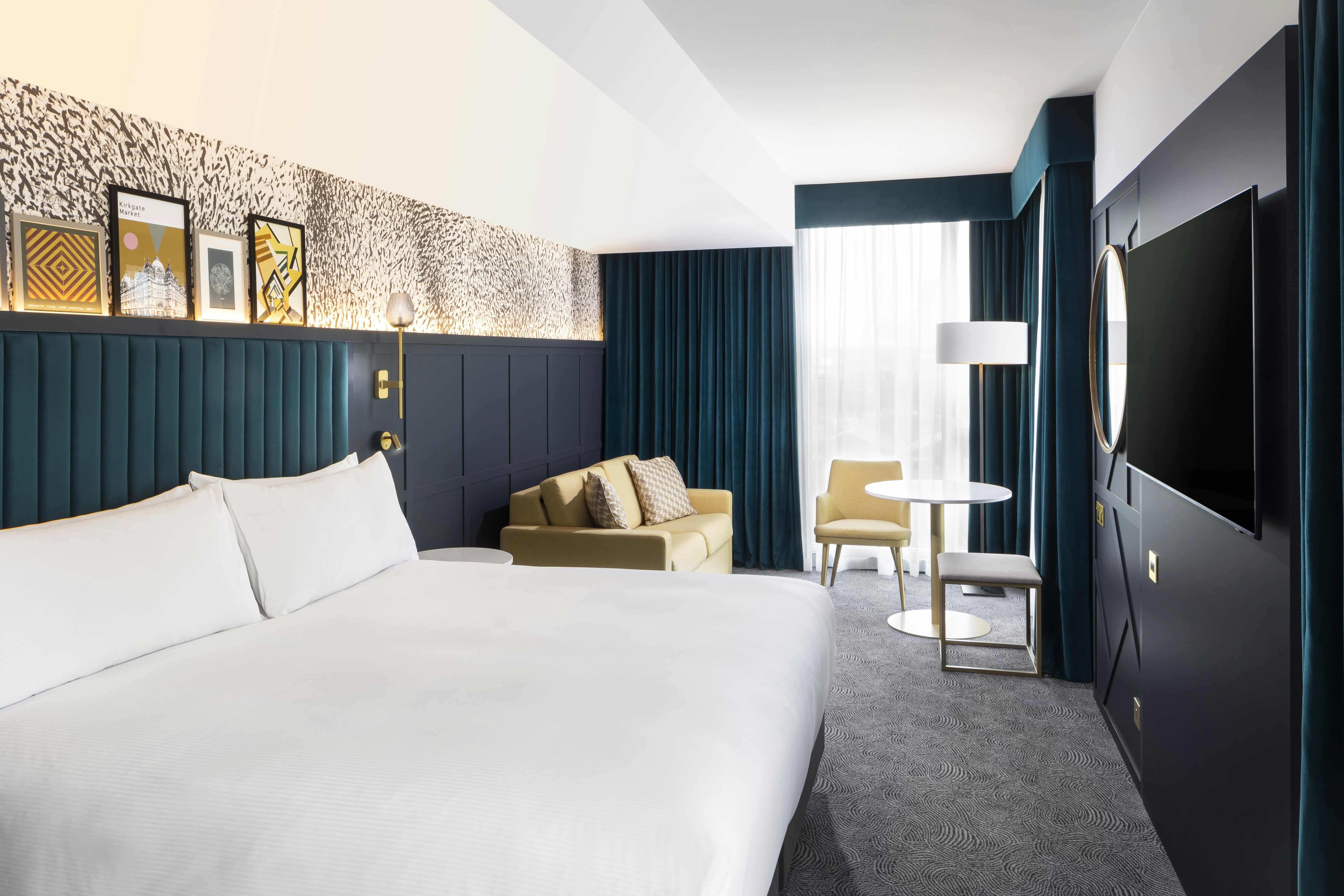 JUNIOR SUITE, KING BED