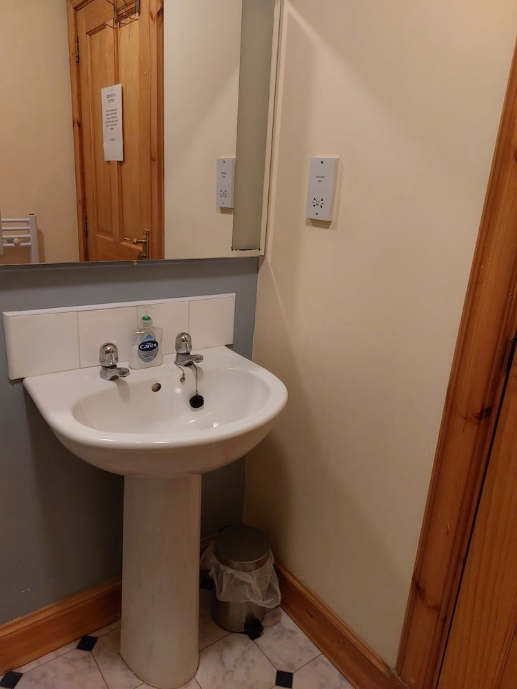 Eddlewood Guest House 37/43