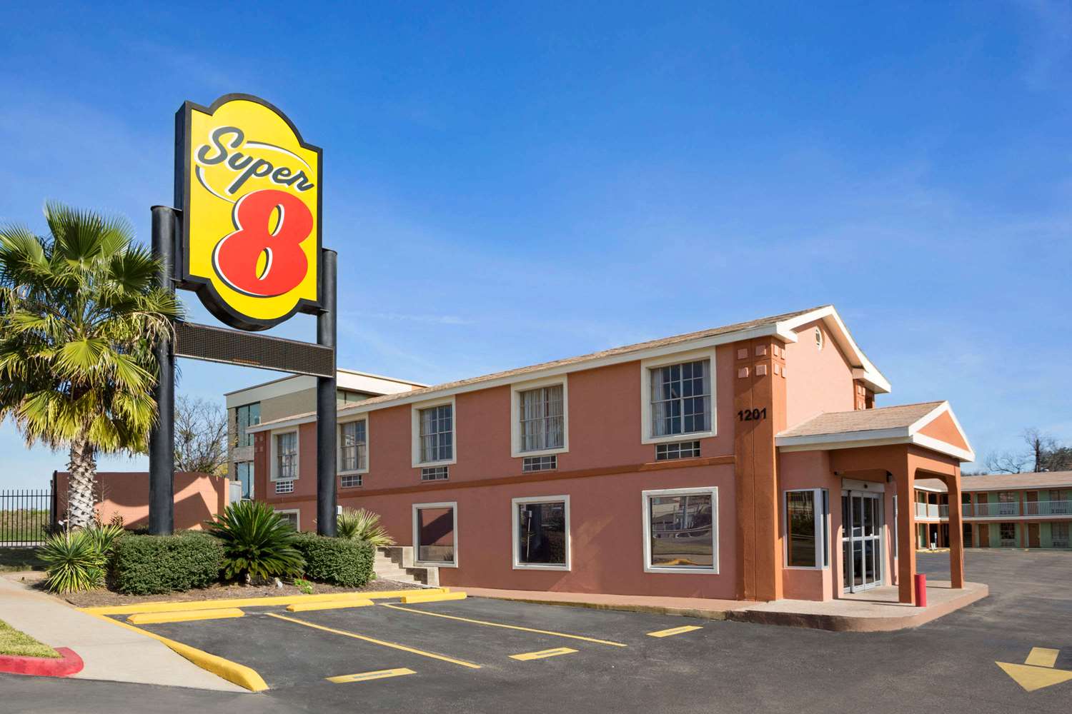Super 8 By Wyndham Austin Downtown/Capitol Area 2/23