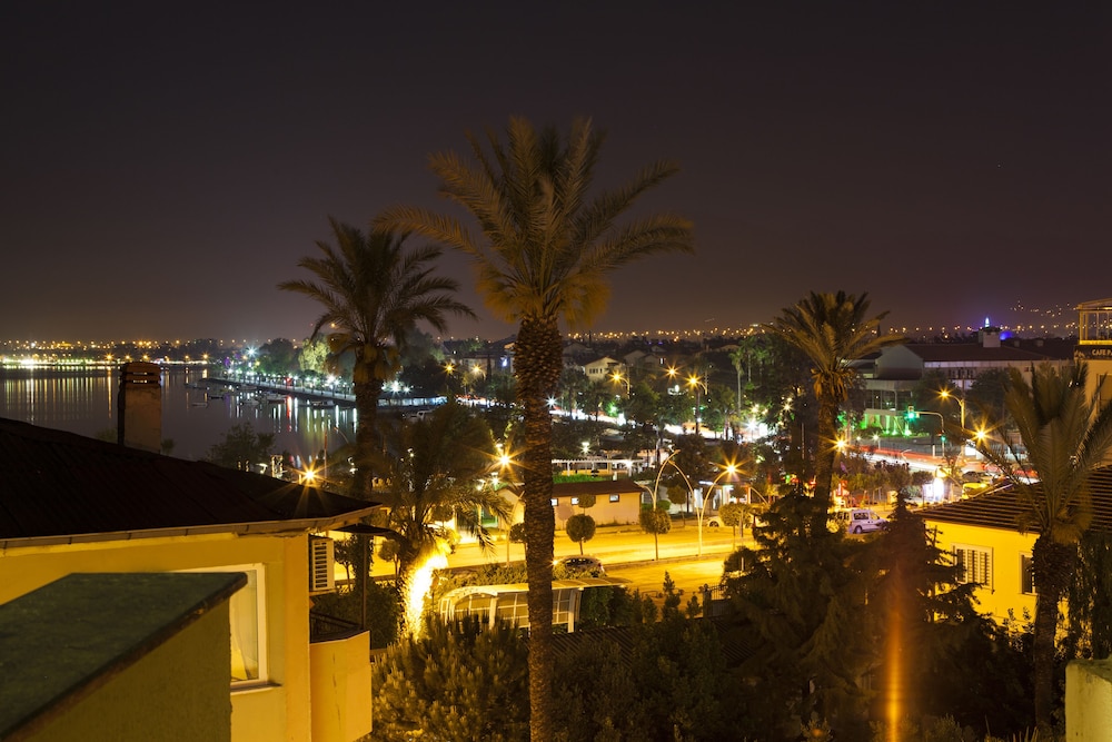 Mara Palace Hotel 10/92