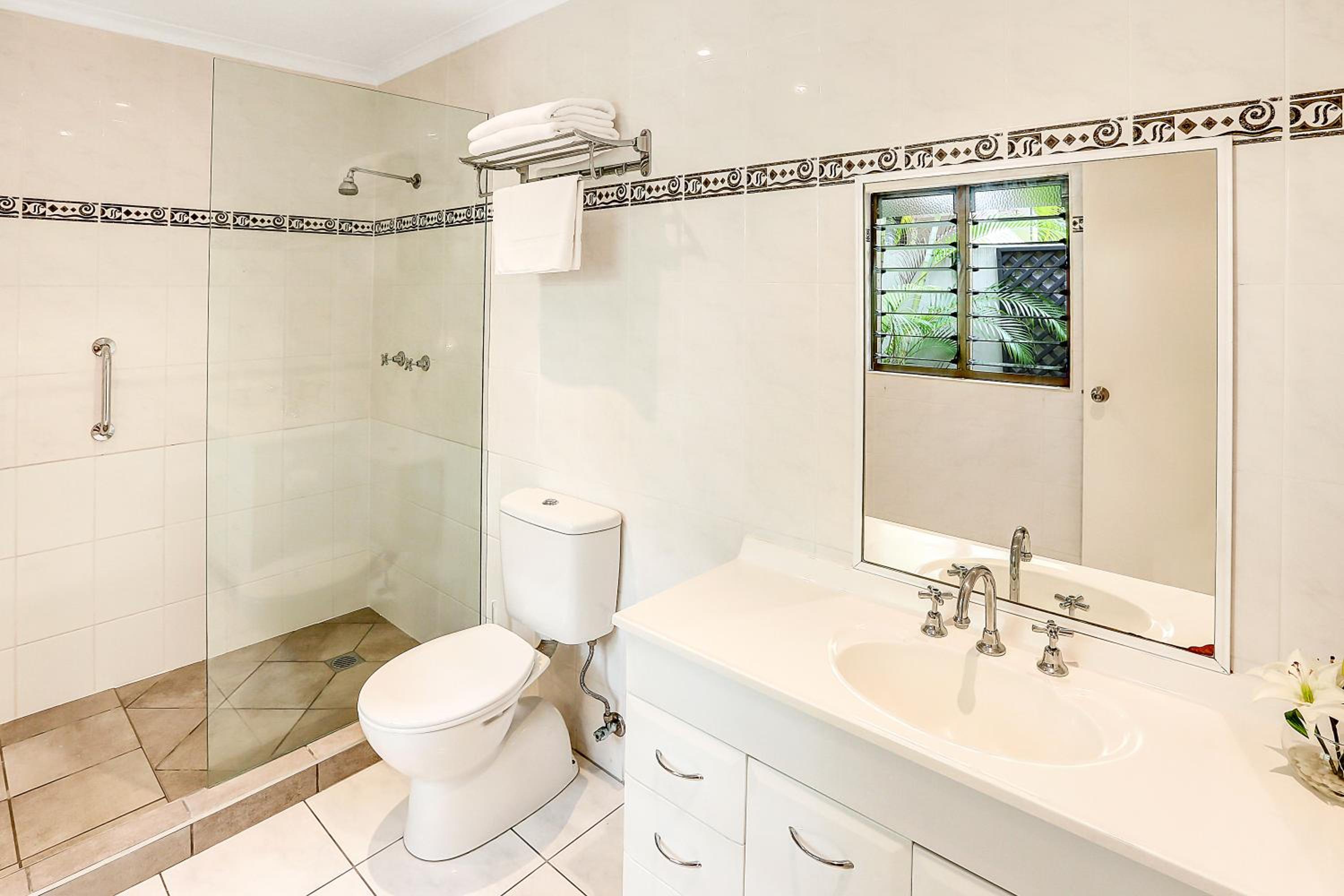 Two Bedroom Apartment، Cascade Gardens 5/5