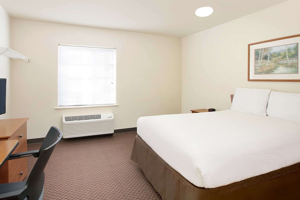 WoodSpring Suites Fort Worth Fossil Creek 29/58