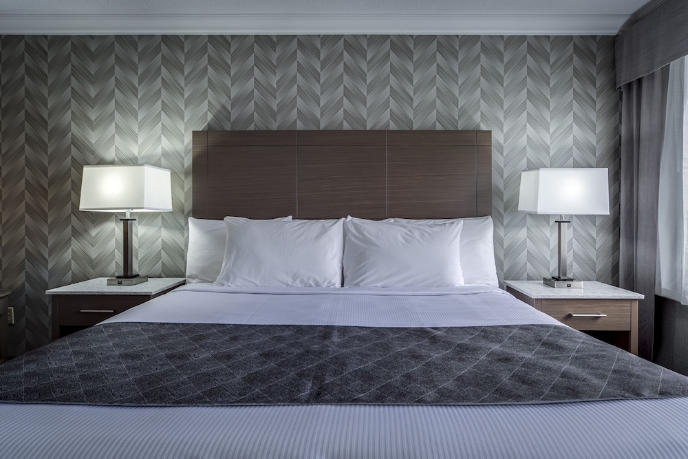 LUXURY, SUITE, KING BED, JETTED TUB