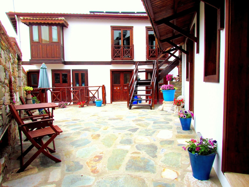 Amazon Petite Palace 46/50