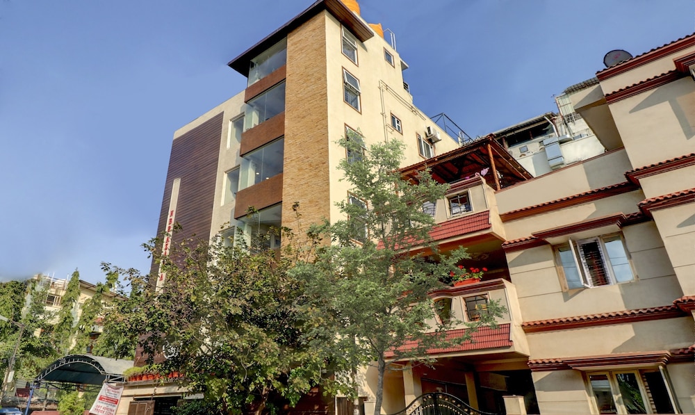 Hotel 12 Degrees West Egl 4/28