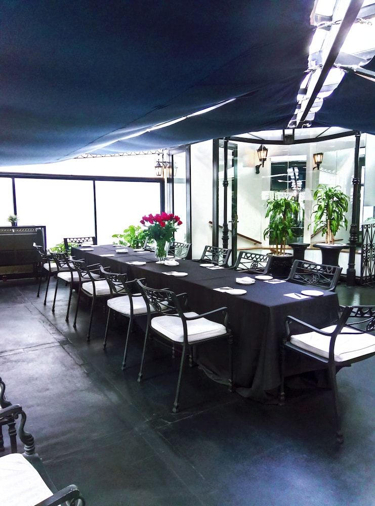 Melia Recoleta Plaza 68/73