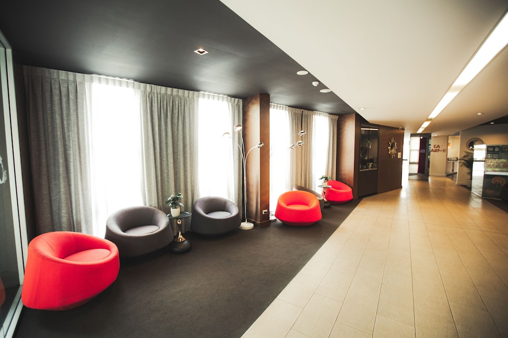 Royal Pacific Hotel 61/61