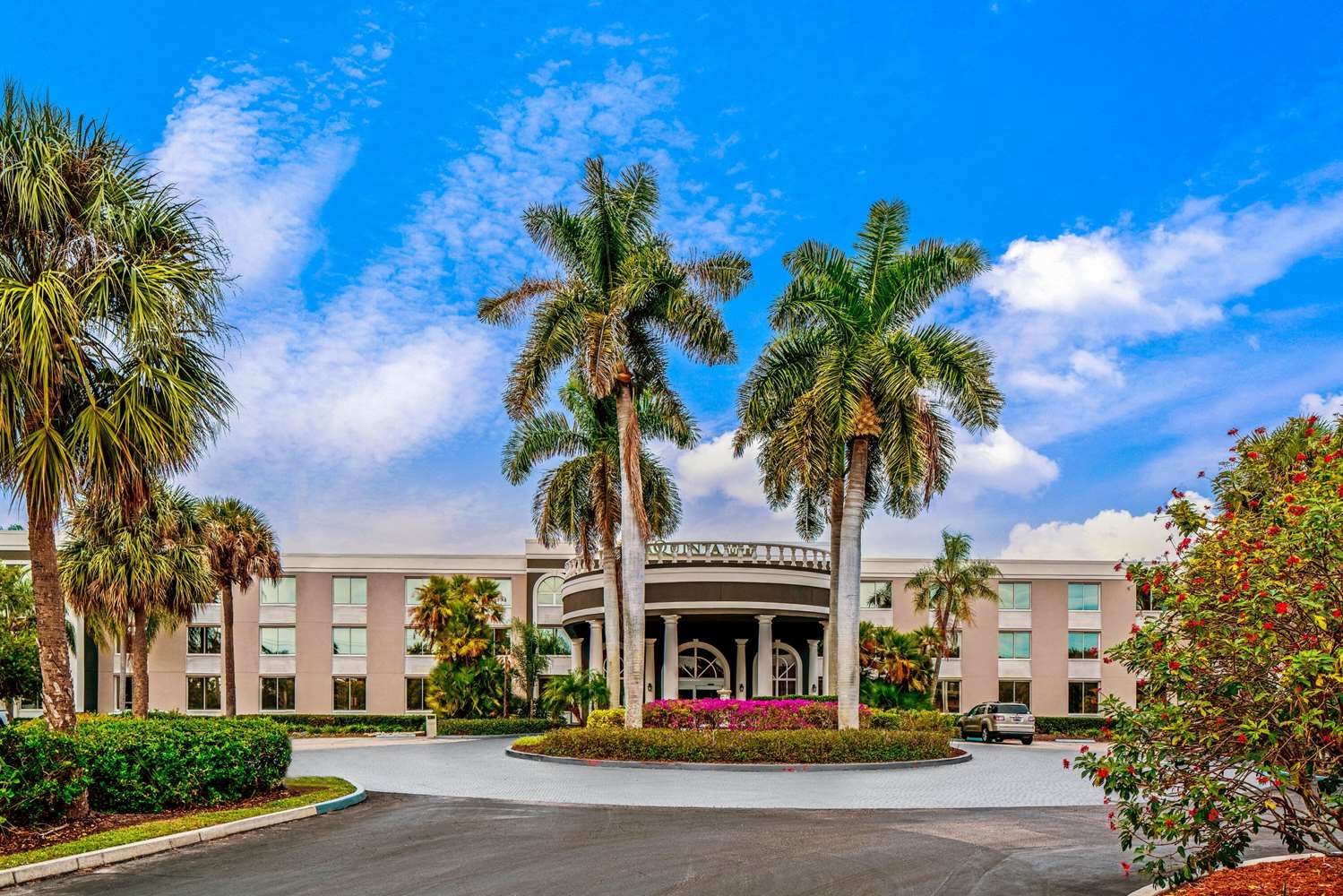 La Quinta Inn Suites By Wyndham Naples Downtown 2/48