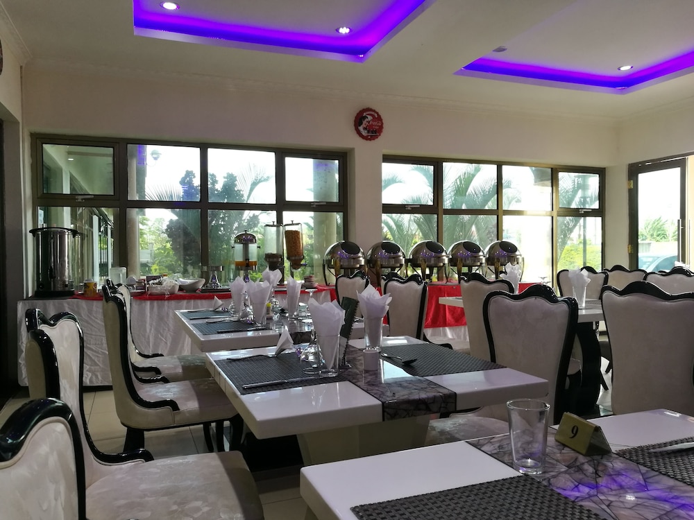 Golden Zambezi Lodge 18/33