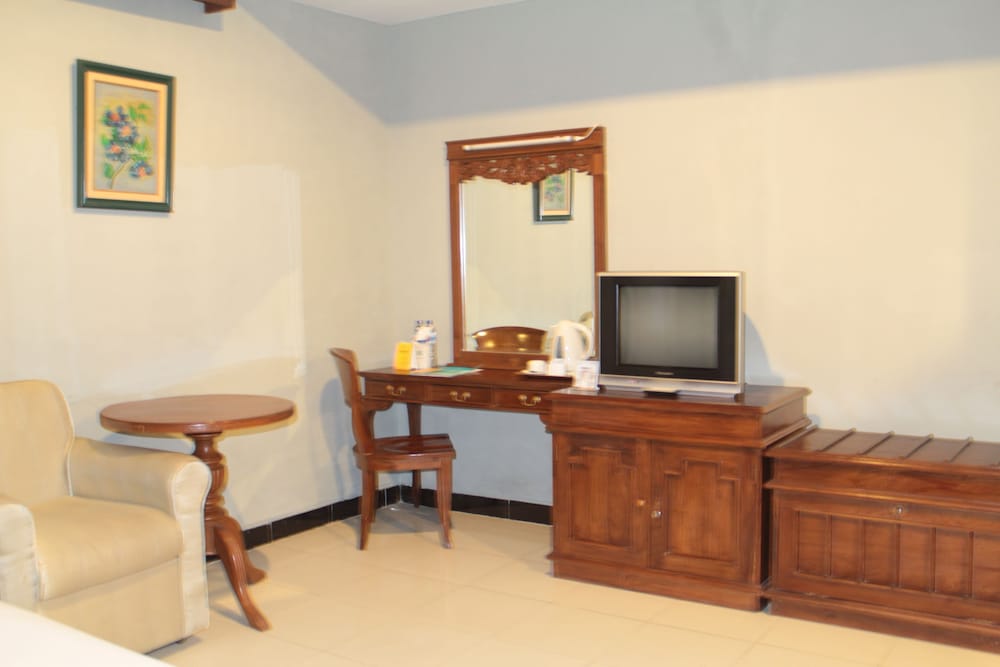 Cakra Kusuma Hotel 44/49