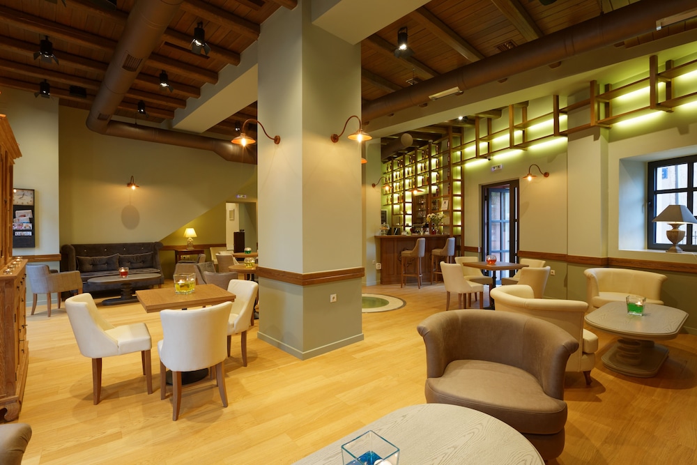 Ionia Suites 26/40