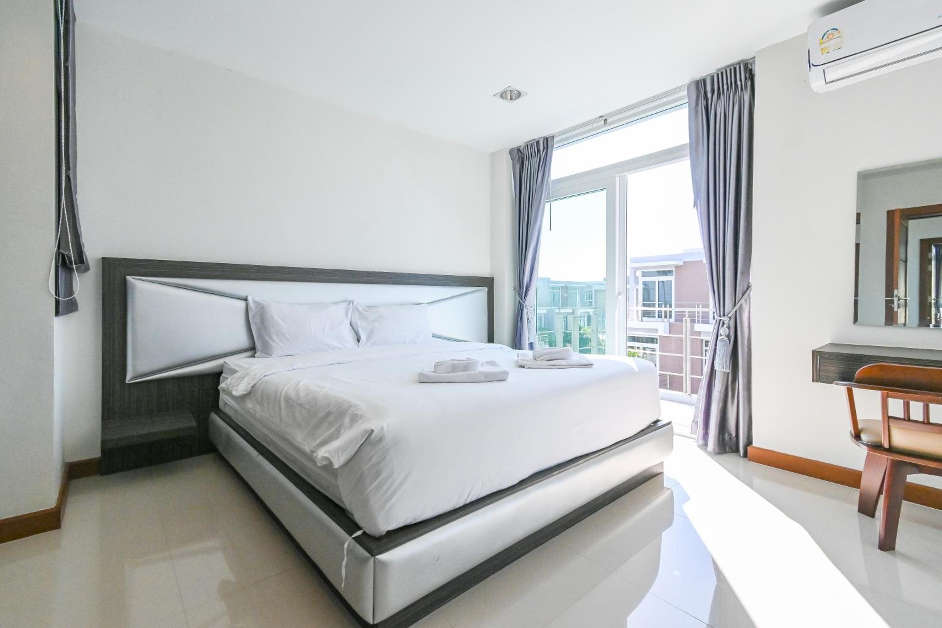 Golden Sea Hua Hin Hotel 28/65