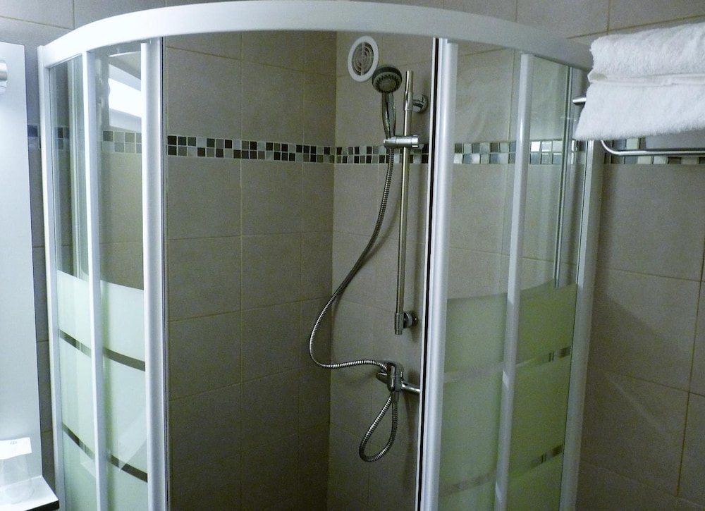 Hotel Wood Inn Merignac 34/52