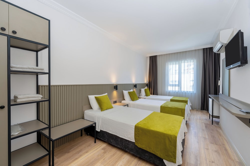 Lemon Hotel 26/50