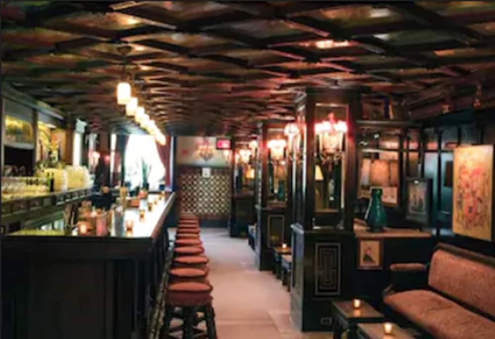 The Jane Hotel 45/51