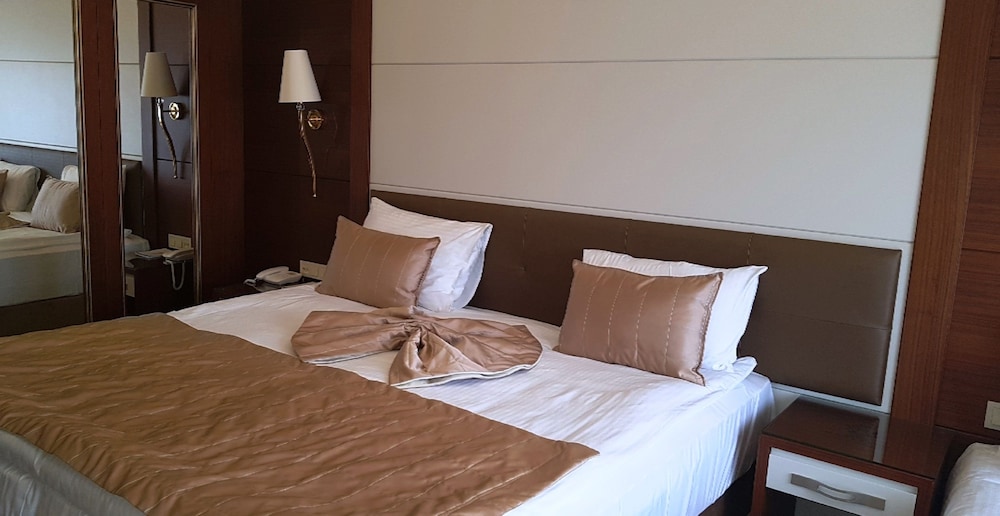Grand Marcello Hotel & SPA 42/90