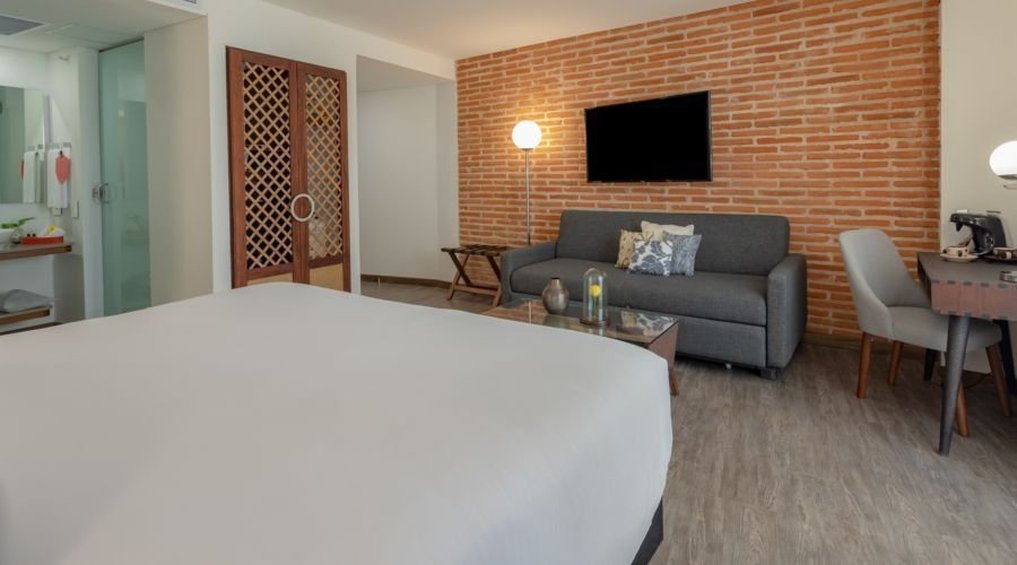 Santa Catalina Hotel 9/37