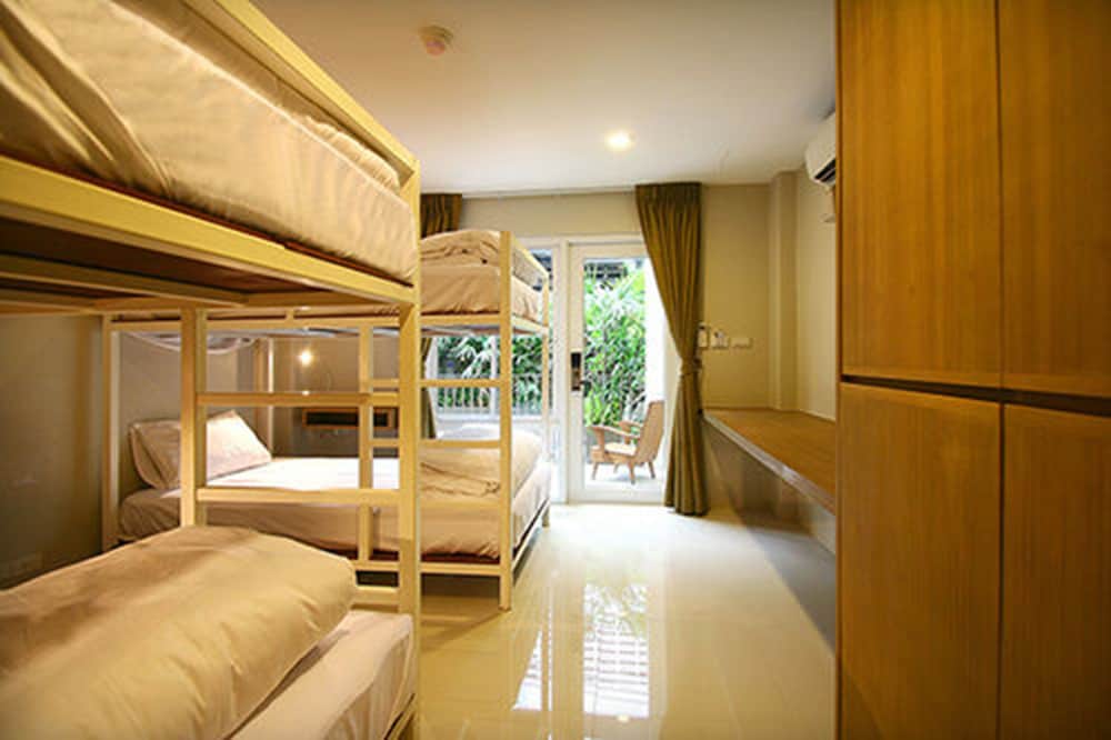 Chern Hostel 33/71