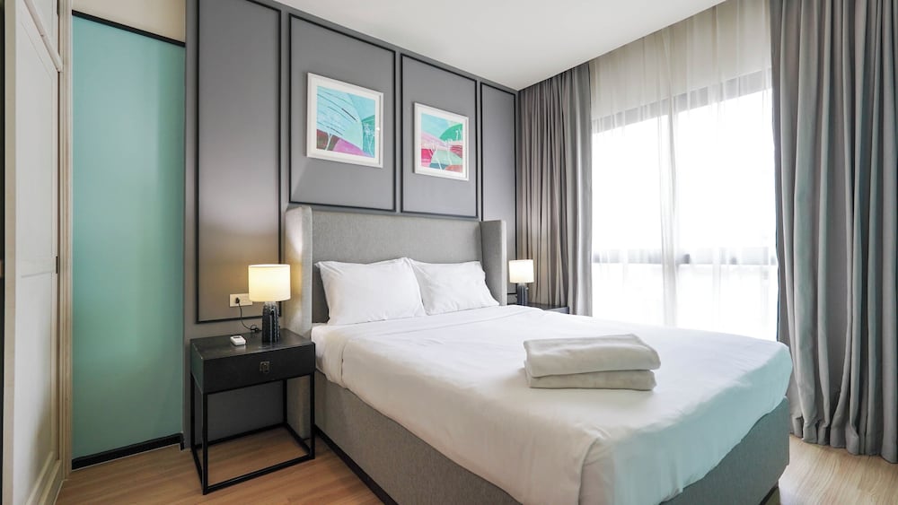 غرفة قياسية بسرير كينج، DLUX Condominium 4/10