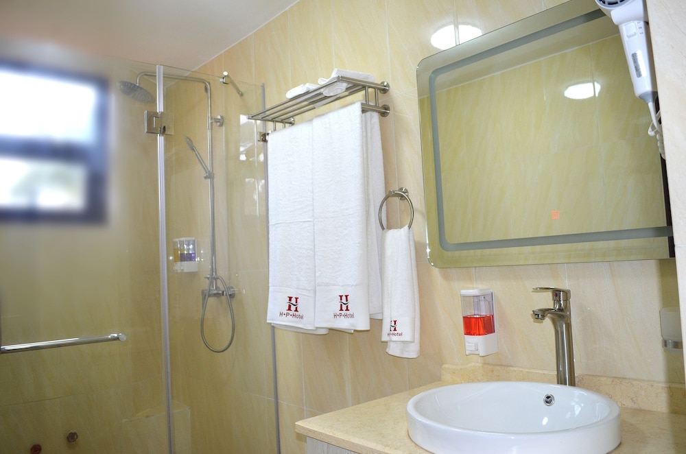 HILLSIDE PLAZA HOTEL 13/66