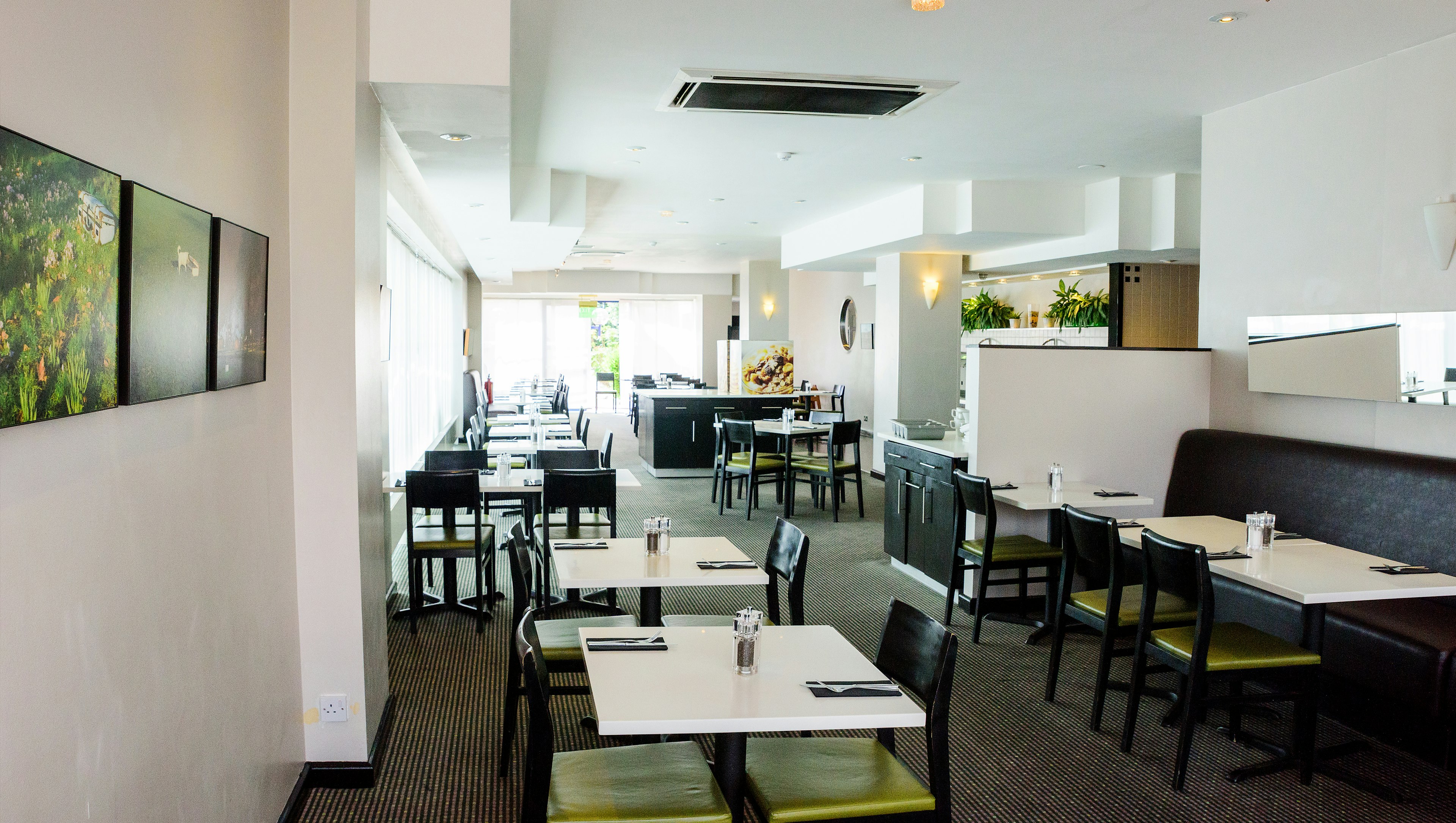 HOLIDAY INN LONDON BRENT CROSS 29/46