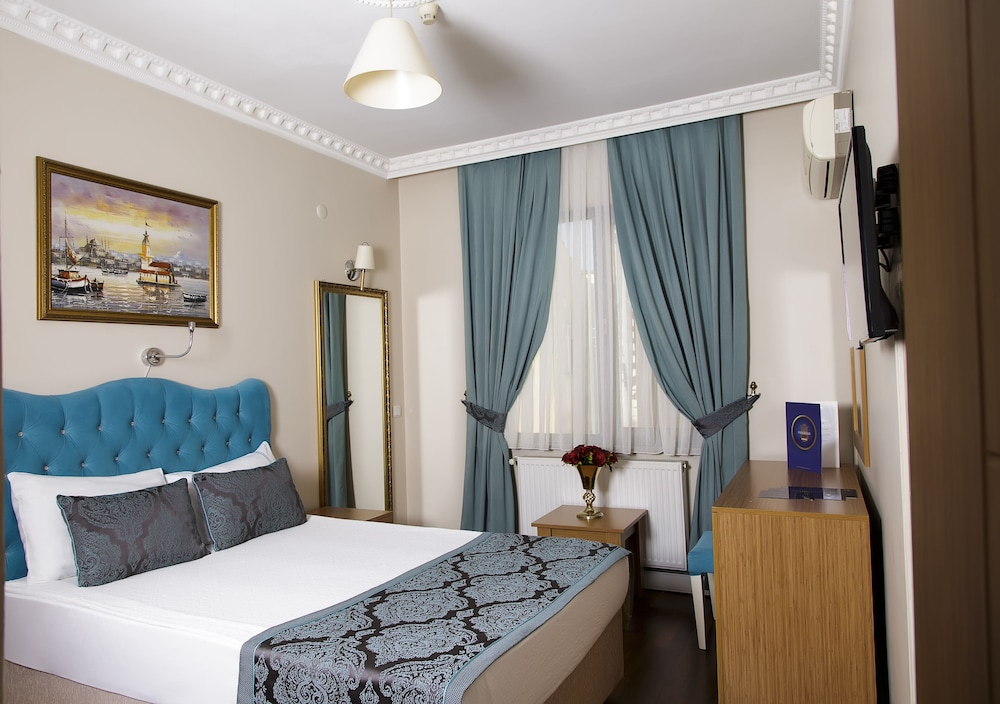 Panorama Health Club Hotel 11/64