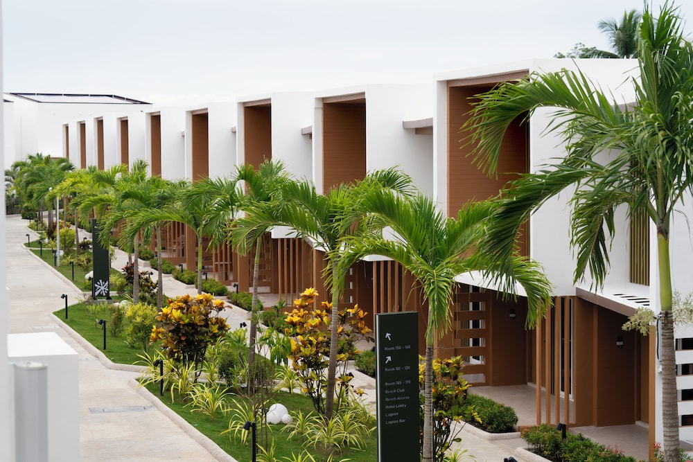Lime Resort Bohol, a member of Radisson Individuals Premier 58/60
