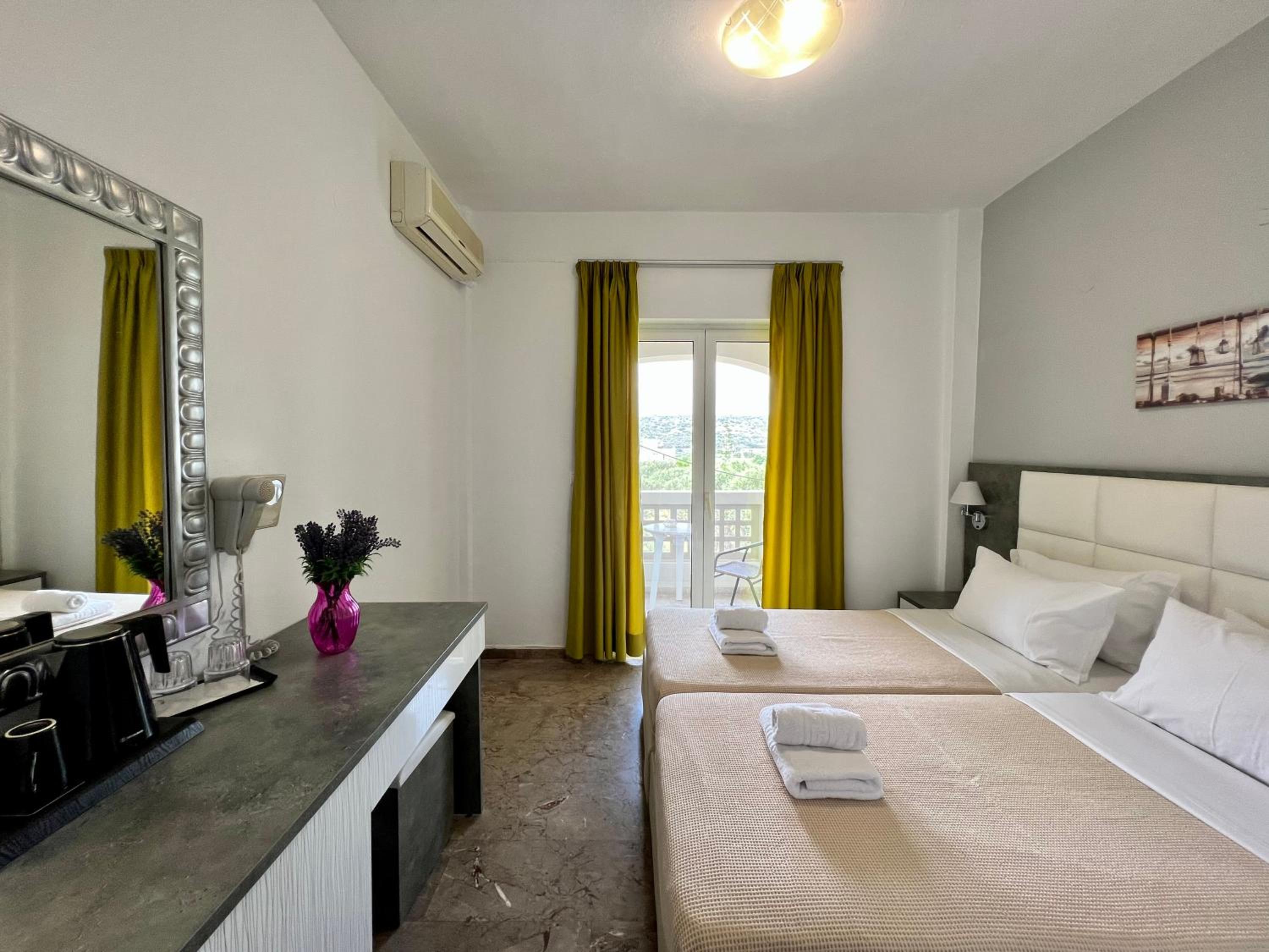 Maria Hotel 12/56
