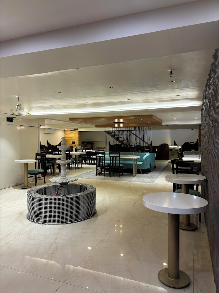 Hotel Gyan Garh Udaipur 12/49